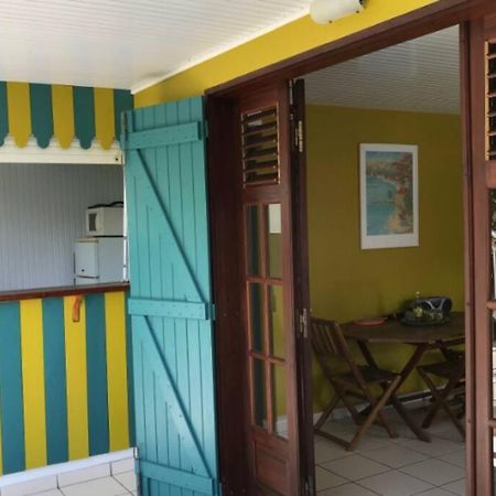 Case A Lili, Joli Bas De Villa Face A La Mer. Terre-De-Haut Exterior photo