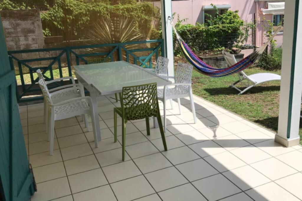 Case A Lili, Joli Bas De Villa Face A La Mer. Terre-De-Haut Exterior photo